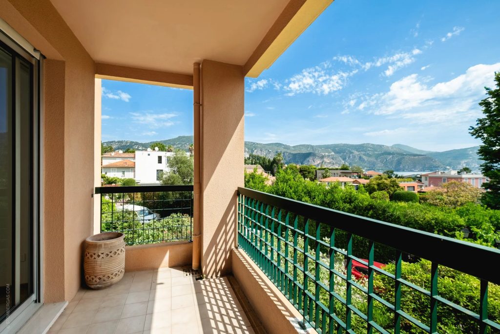 86054322 – Appartement spacieux de trois chambres avec vue mer