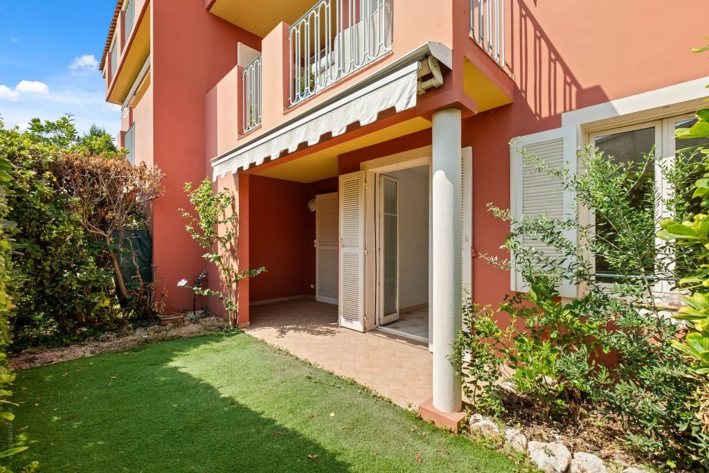 7319855 – 2-bedroom apartment with terrace, garden and garage