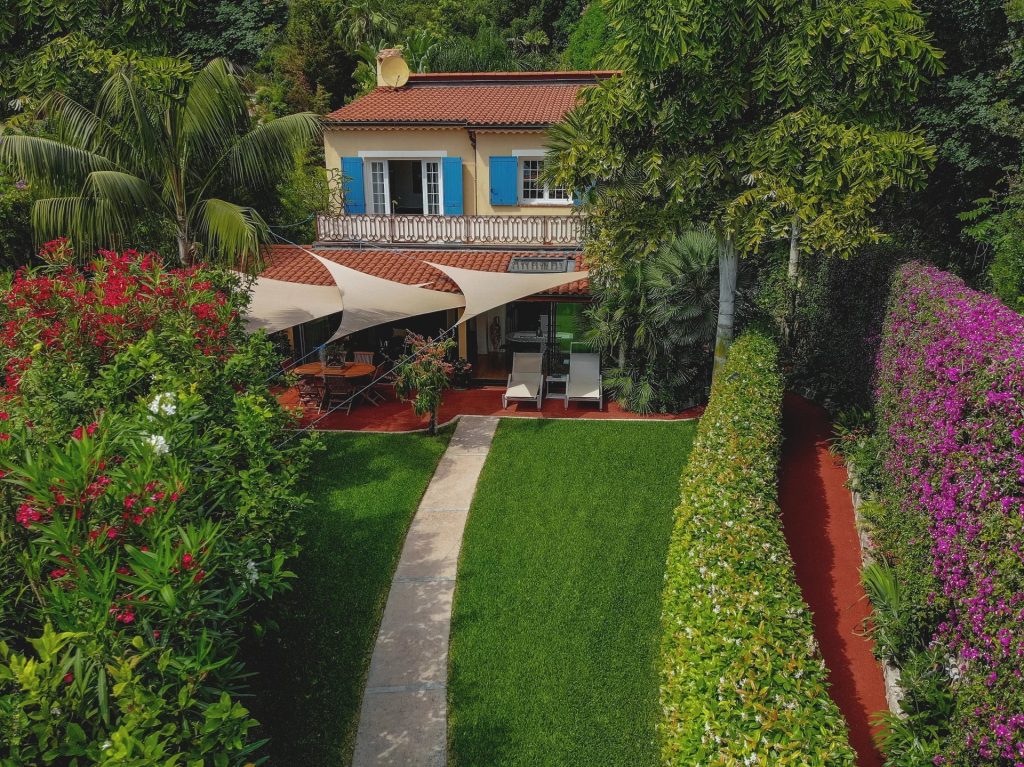 5097442 – Magnifique propriété dans un jardin exotique