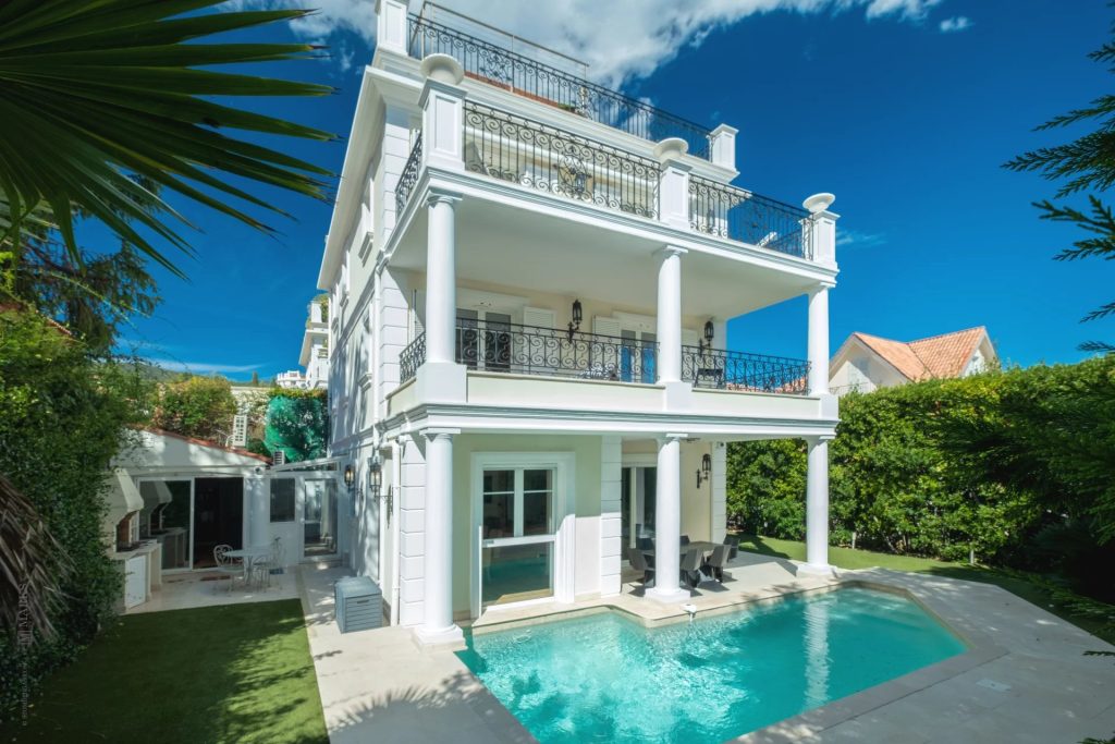 1071804 – Belle epoque style villa with pool and rooftop terrace