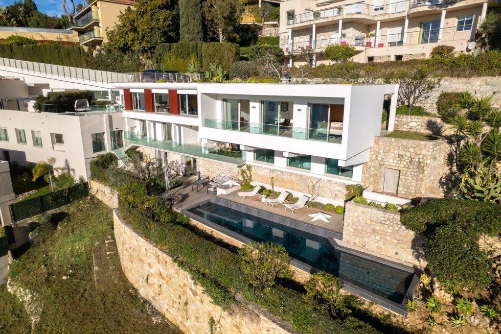 84048483 – Luxury 5-bedroom villa with panoramic views