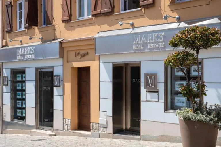 Buying on the French Riviera as a foreigner: from offer to signature