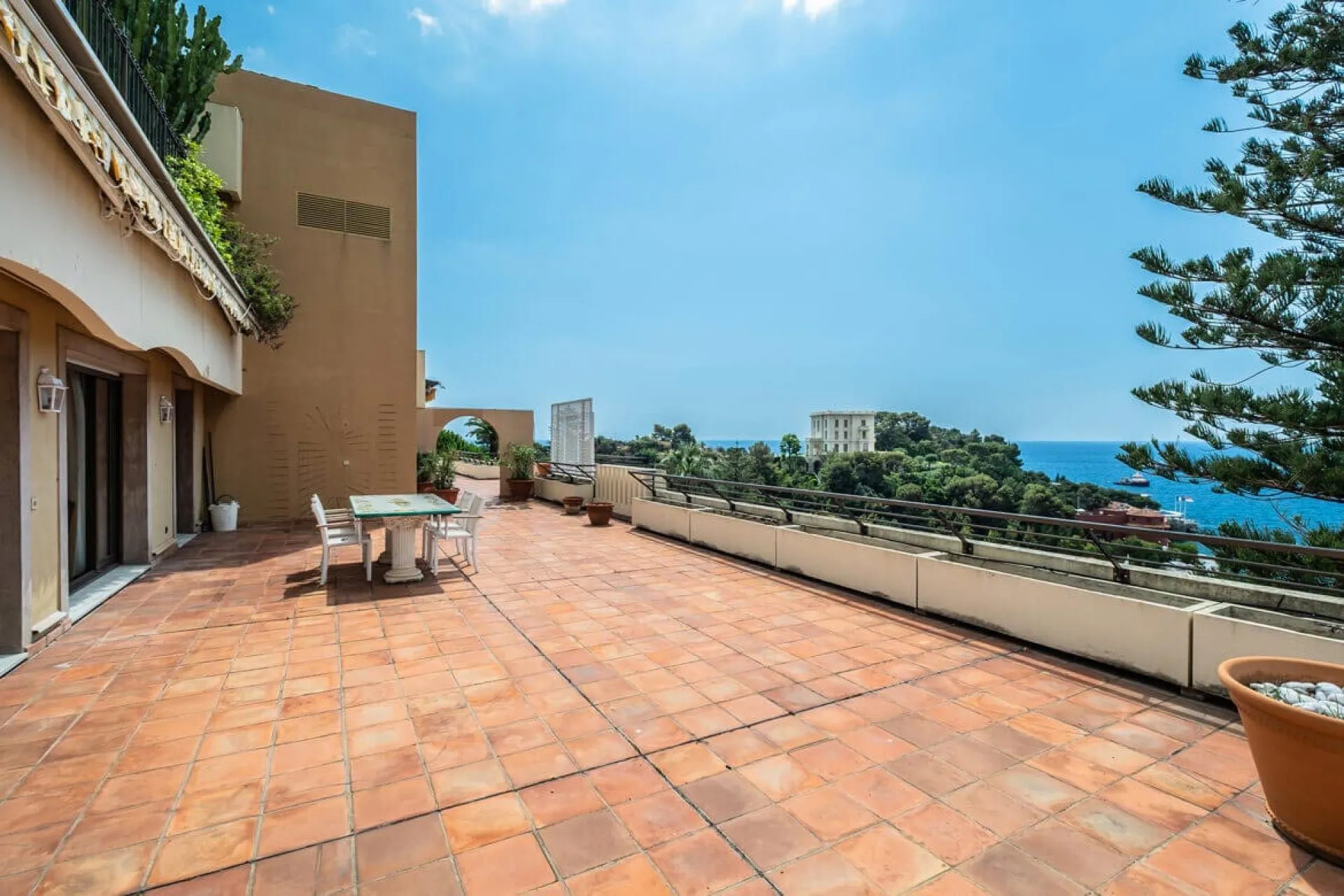 Completed transaction in Residence Country Park next to Monaco