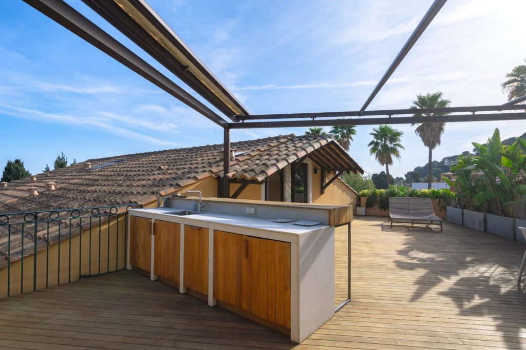 86648556 – Duplex de 3 chambres au dernier étage avec terrasse sur le toit et vue sur la mer