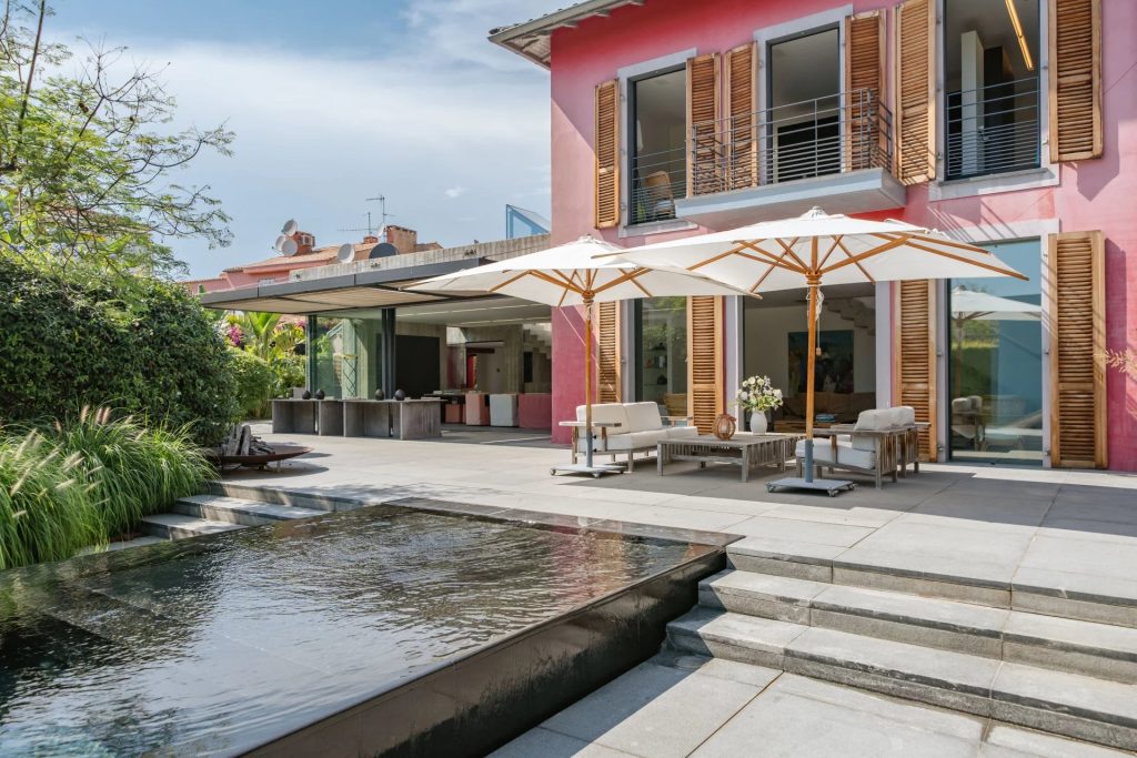 86104737 – Luxury 4-bedroom villa centrally in Saint-Jean with flat land