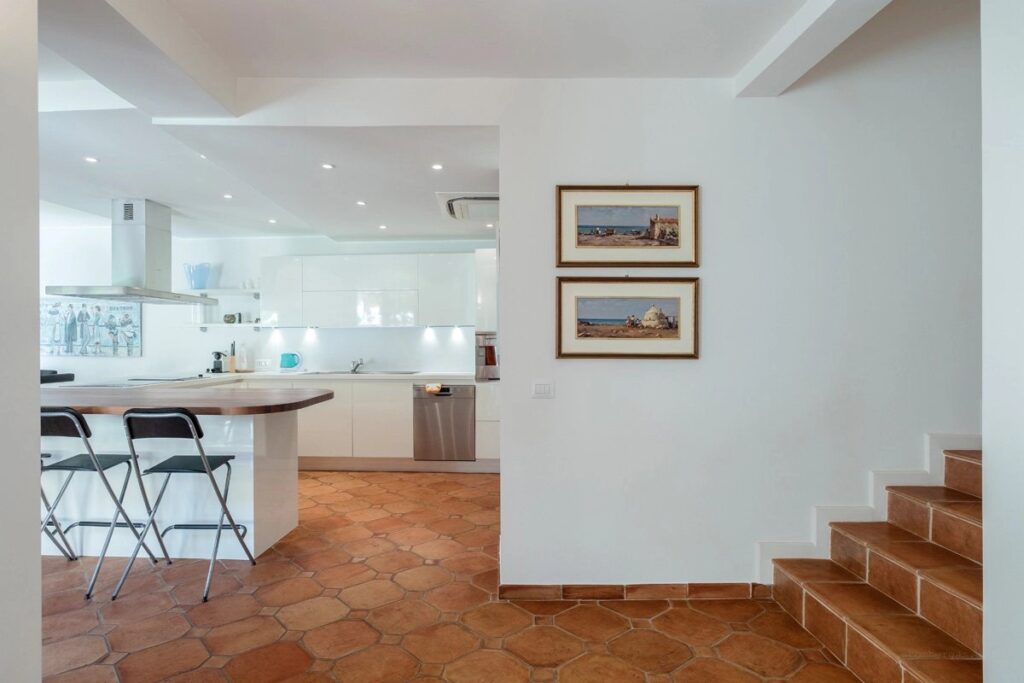 1284fff6f9580cb4fb4262a8d8800709_425614728f_1200-original