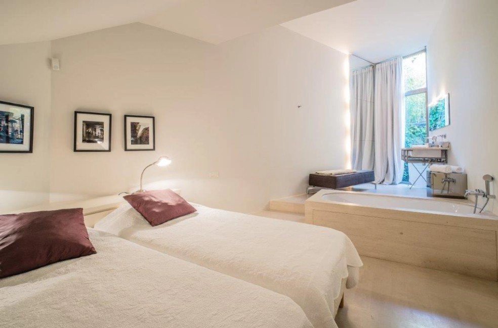 2a2f41136a40c6c026f2d37a846c295a_4cad289193_984-original