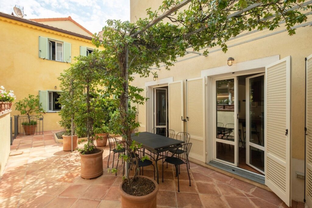 4ab38e666ec6fb19de8e468f20ec810e_ecc8f0d880_1200-original