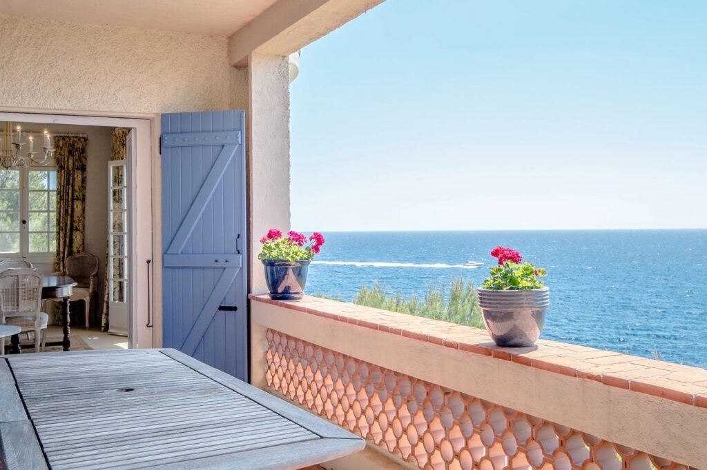 c03c2e5273e54e36102993eae24d5461_cdd16377f3_1385-original