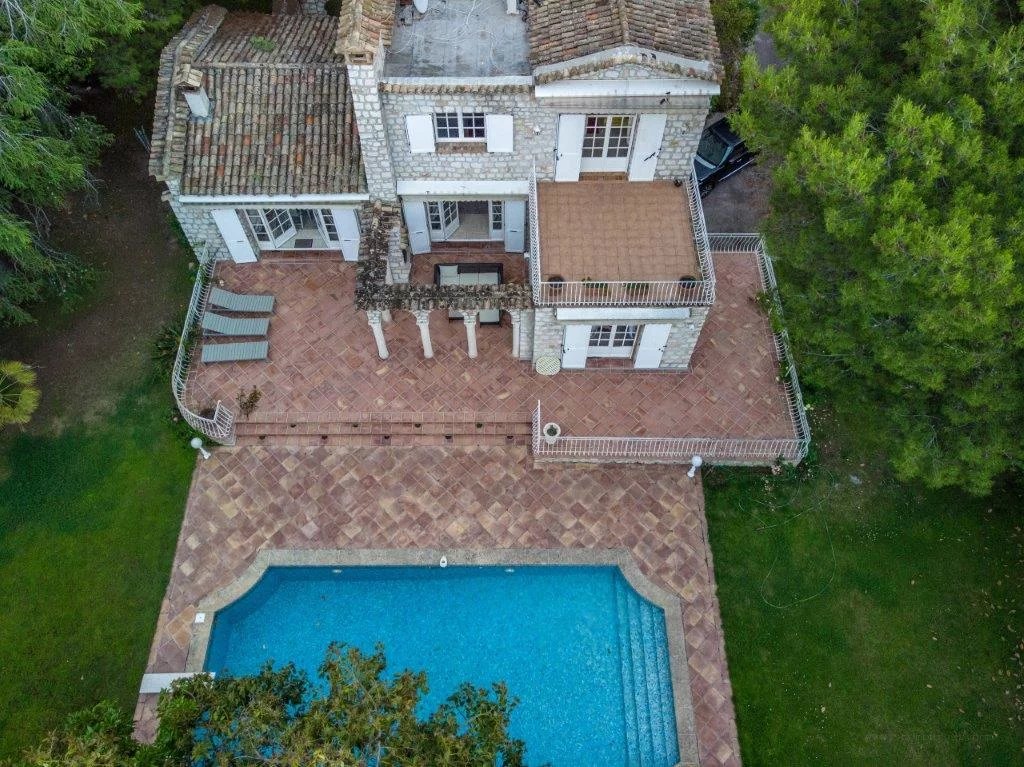 cd06bf6e05e7e4fe97b83ffb60e5d200_25d0f38cce_1024-original