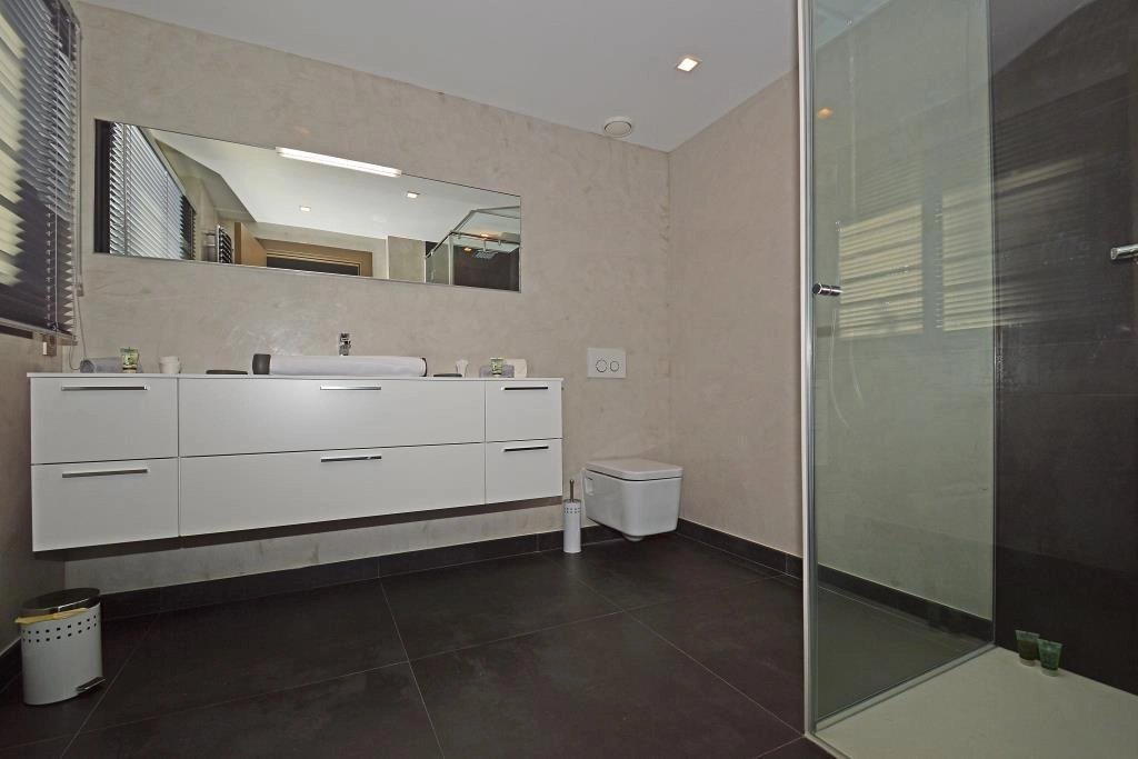 ce1775590e5da444c7141313753de34d_f82635302d_1024-original