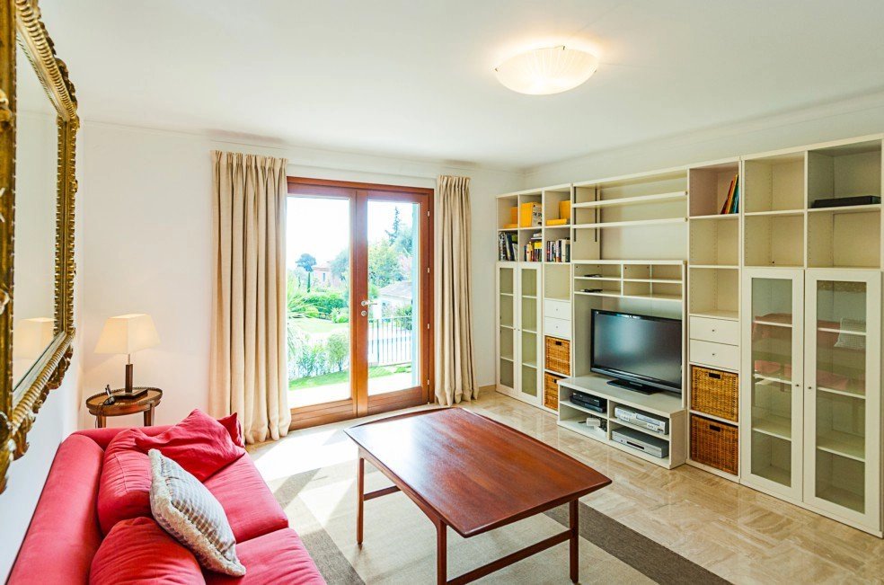 ce3ff13d7b36e7952cfde74cc9d3577d_2371fd6e79_984-original