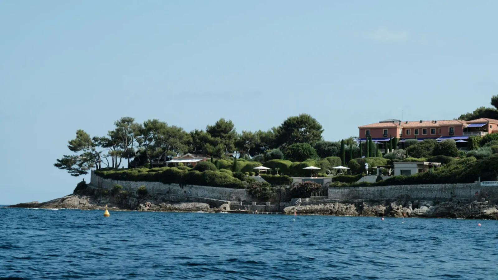 Saint-Hospice in Cap-Ferrat: history, coastline and one of the peninsula’s most atmospheric settings