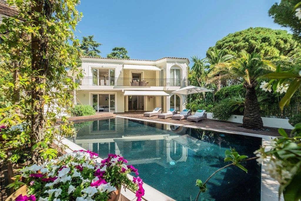 Maison méditerranéenne magnifiquement conçue et entièrement