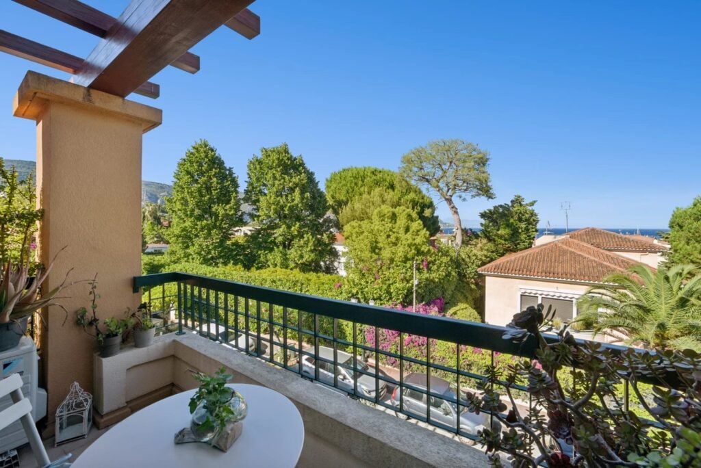 87102941 – Elégant appartement avec vue mer panoramique
