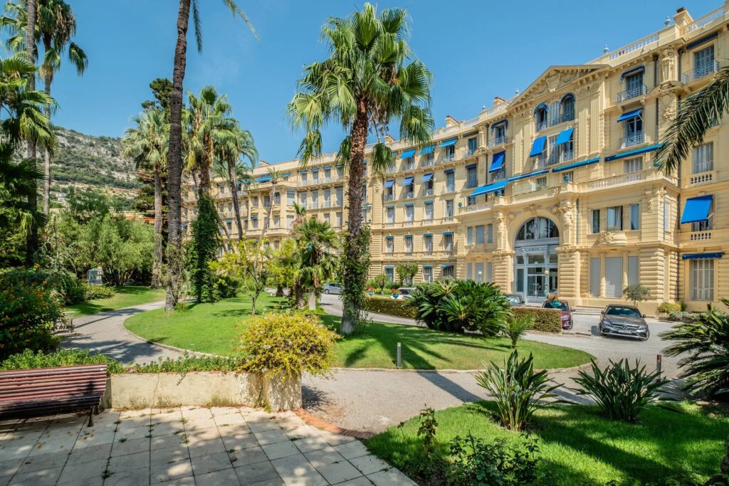 Elegant apartment in the historic Residence Bristol, Beaulieu-sur-Mer
