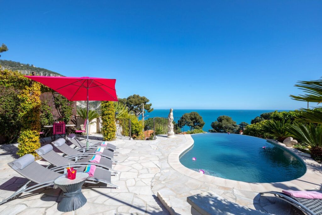 2234377 – Tasteful 5-bed Provencal villa with panorama views and pool