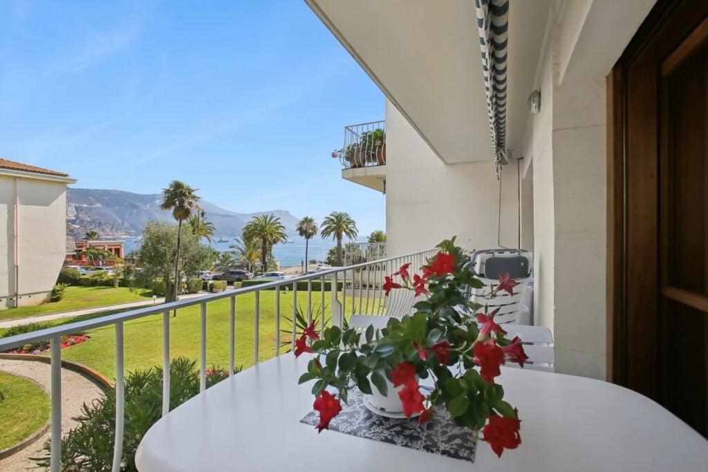 87120238 – Appartement 4 pièces traversant avec vue mer au cœur du village de Saint-Jean-Cap-Ferrat