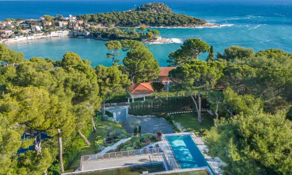 84364420 – Elegant villa with panoramic sea-views in Saint-Jean-Cap-Ferrat