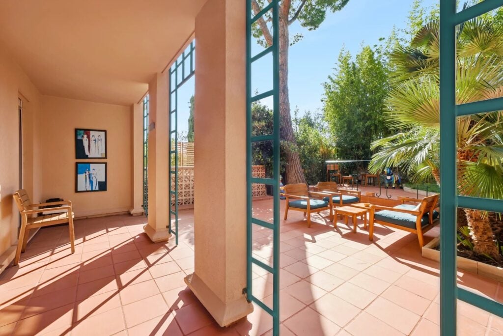87338664 – Appartement rénové d&rsquo;une chambre avec grande terrasse orientée au sud