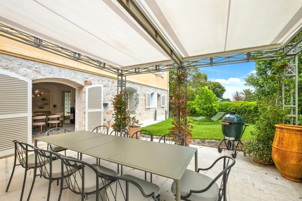 7319794 – Mediterranean-style 4 bedroom villa close to the sea