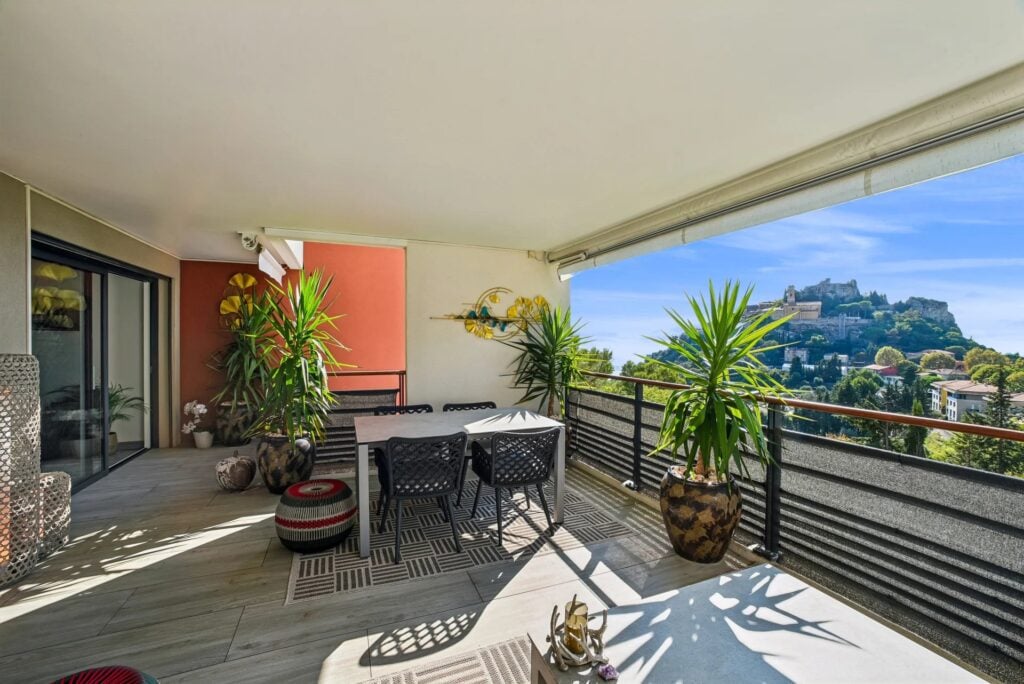 87285382 – ÈZE – SUPERB 3-BEDROOM APARTMENT OF 108 M² WITH TERRACE, OPEN VIEWS