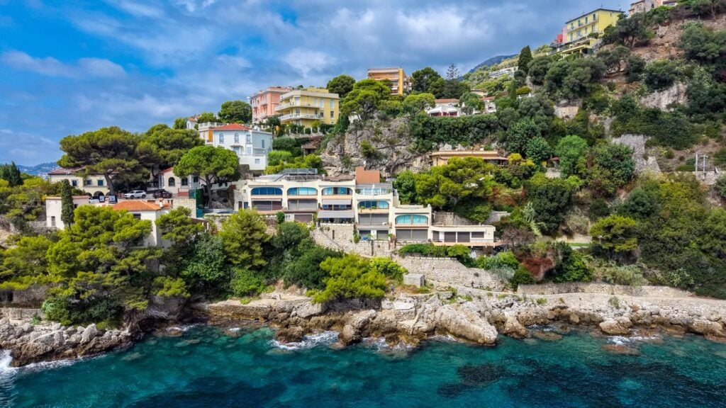 87281764 – Waterfront apartment to renovate in Cap d’Ail